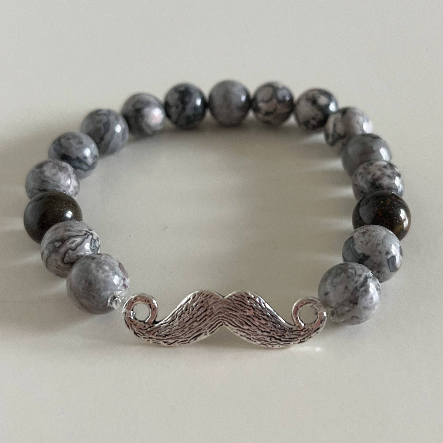 BRACELETS PERLES NATURELLES ET MOUSTACHE