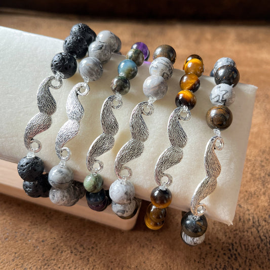 BRACELETS PERLES NATURELLES ET MOUSTACHE